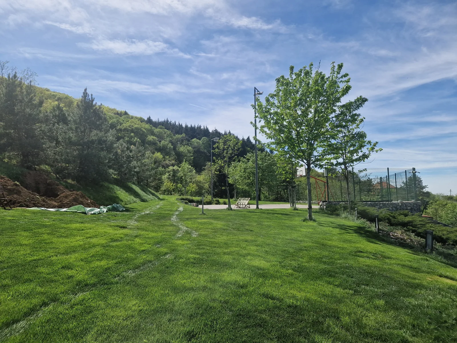 Avala — privatno dvorište — fotografija 6