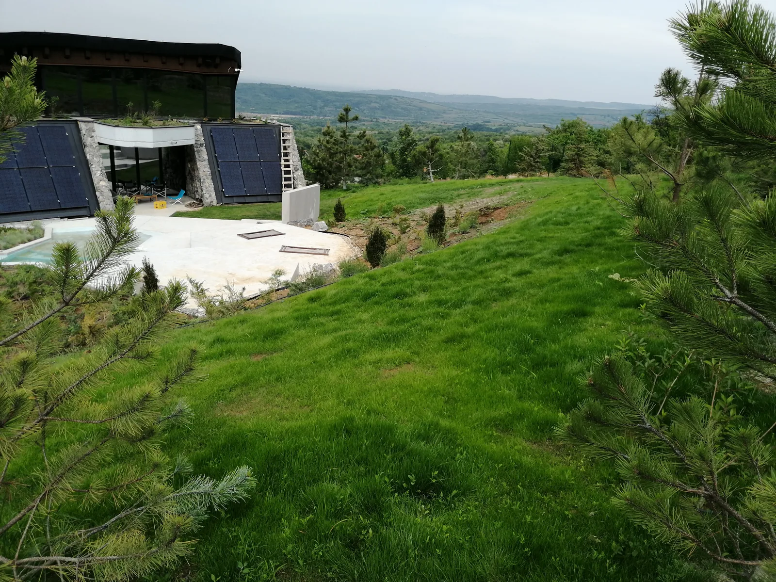 Avala — privatno dvorište — fotografija 7